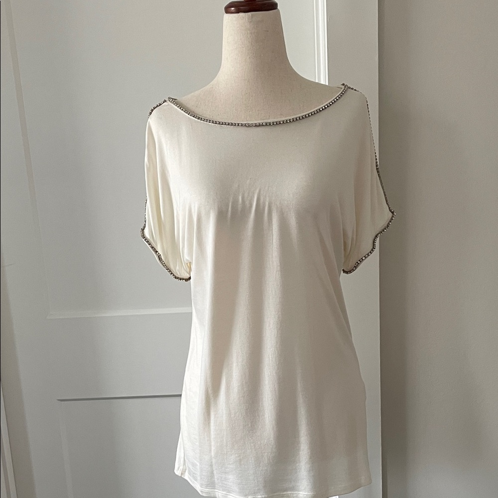 Chic Ivory Women's Top with Chain Accents